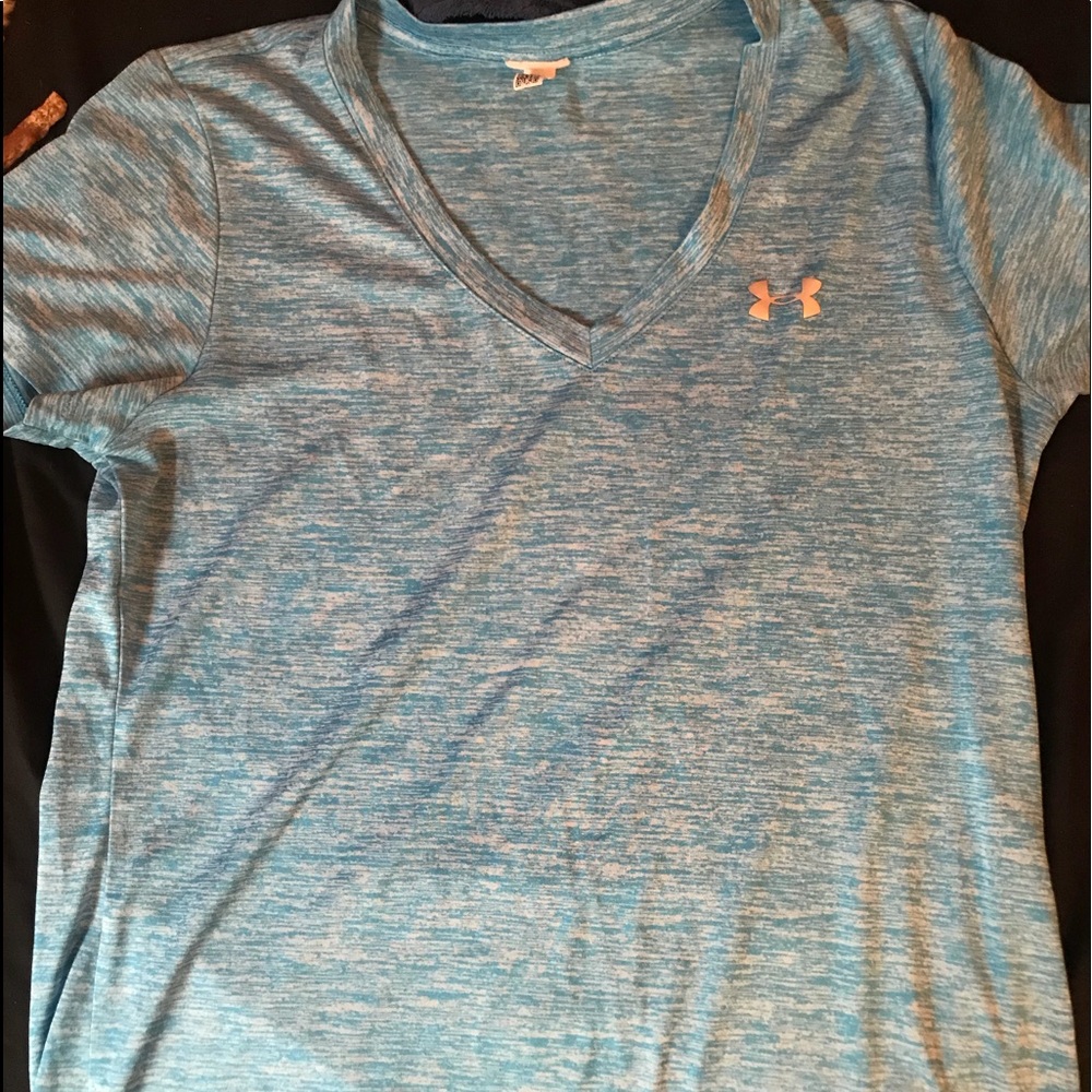 Small or Medium Women’s Under Armour Shirt